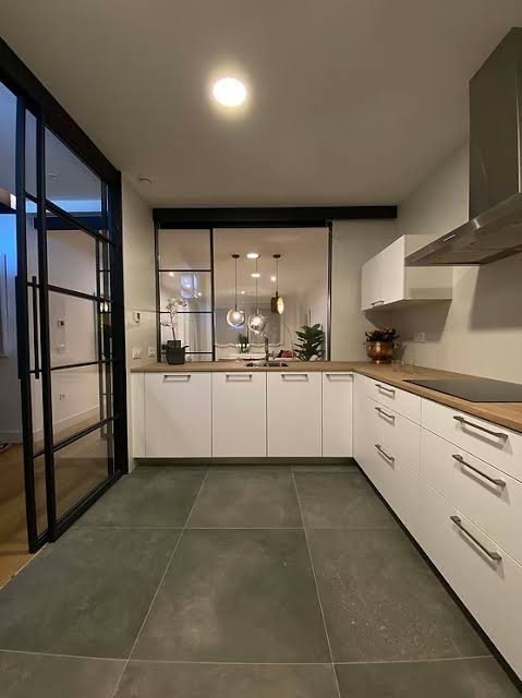 Cocina de un chalet en Los Ángeles de San Rafael